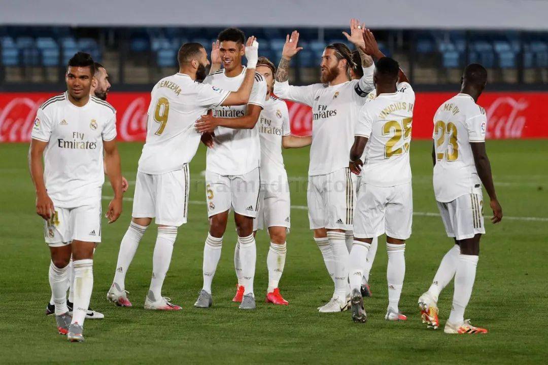 西甲战报：姆巴佩两射一传，阿诺德助攻后伤退，皇马3-0毕巴（西甲快讯：姆巴佩梅开二度并助攻，阿诺德助攻后伤退，皇马3-0完胜毕巴）