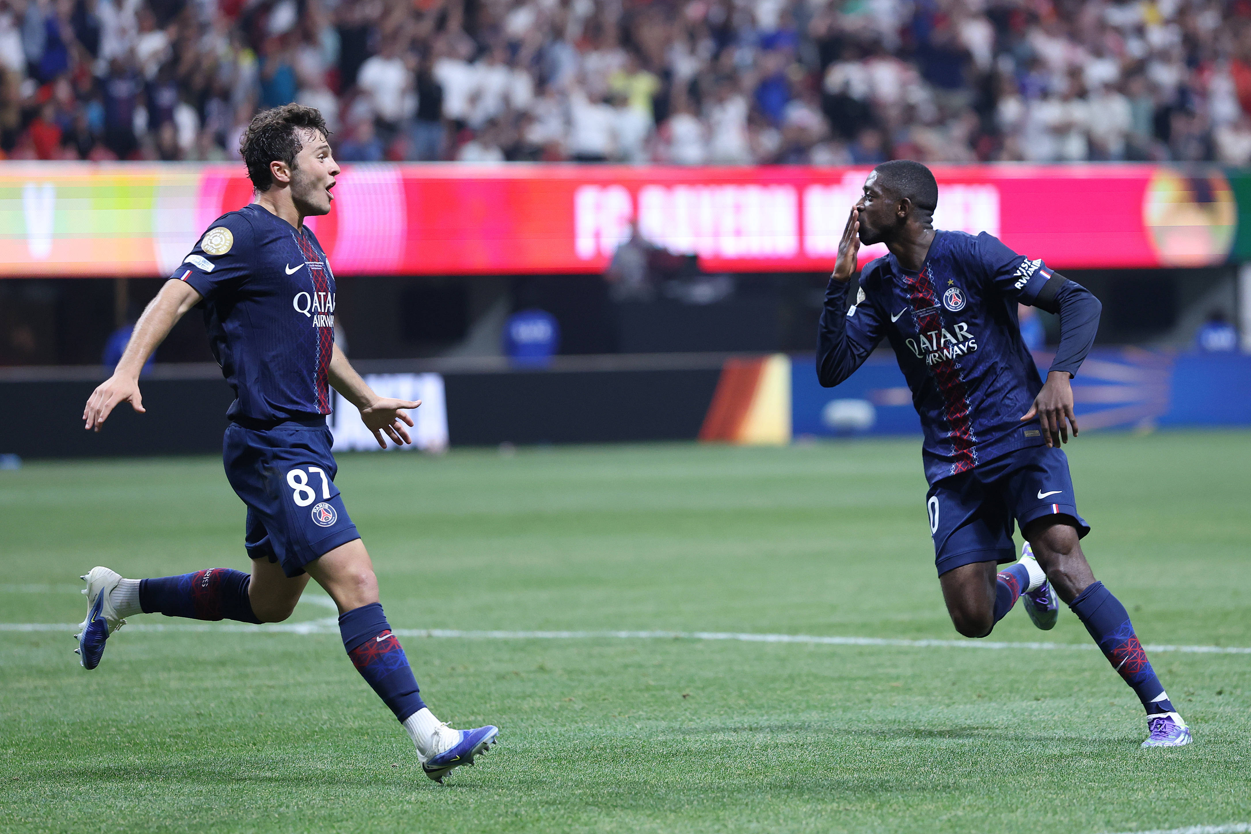 曼城斯特林关键进球锁定三分