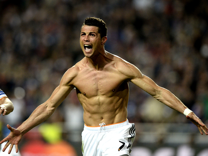 幸福甜蜜，高准翼爱人社媒分享婚纱照拍摄花絮