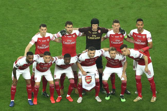 内维斯国家队和俱乐部近17场攻入11球，生涯此前146场仅进9球