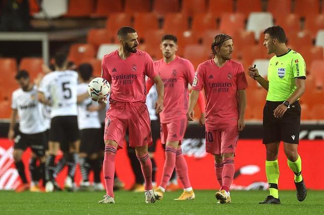 “这才是真正的足球”，特朗普提议给美式橄榄球改名